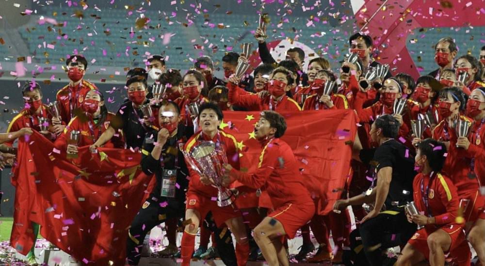 同时，在行业低谷期，中国电影人也在用自己的使命感和担当来勇敢前行，我在这里预祝项目成功”